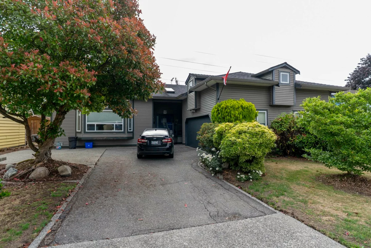 Family Room Photo of 1400 53a Street, Delta, BC