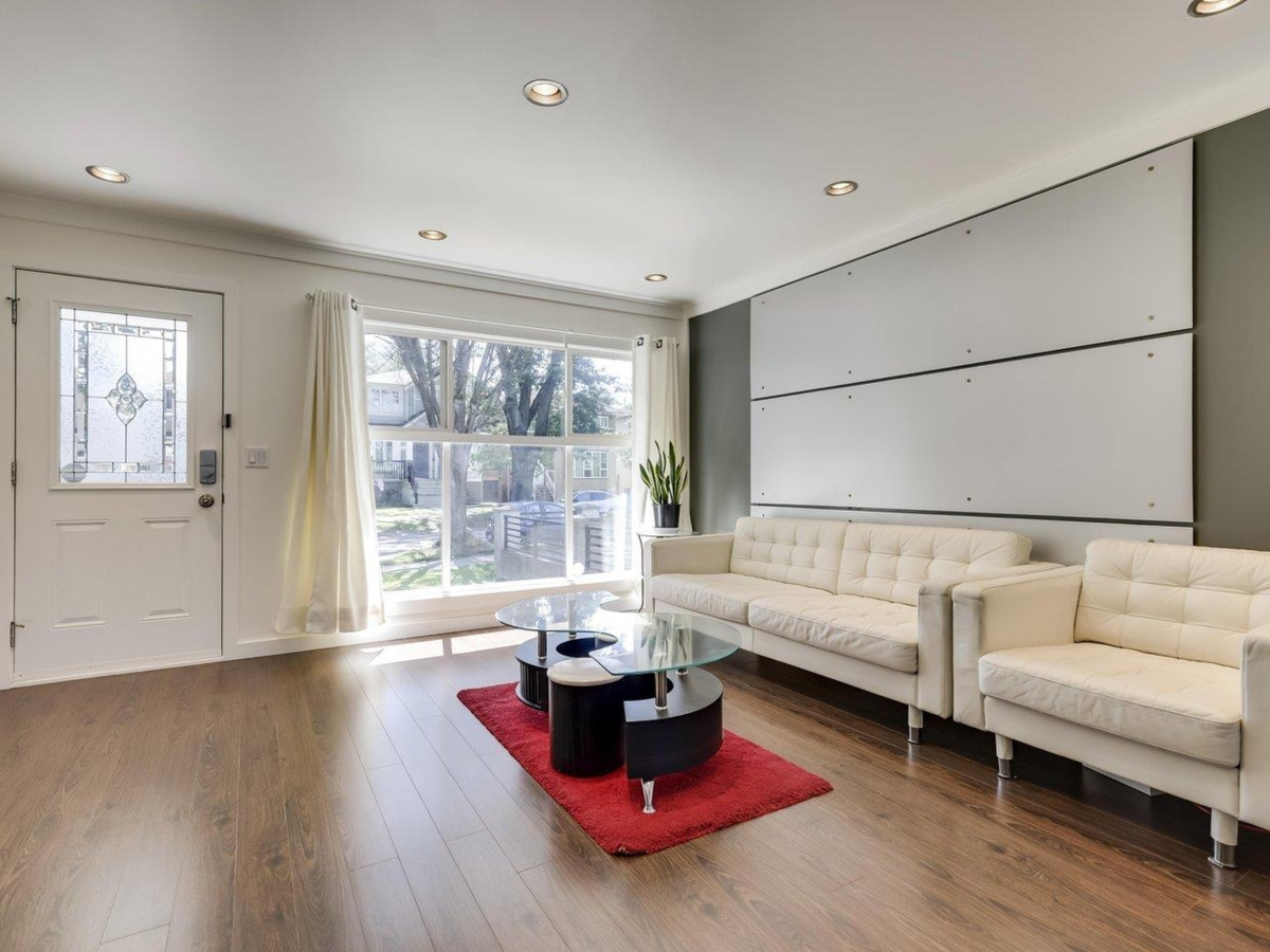 Living Room Photo of 2241 E 43rd Avenue, Vancouver, BC
