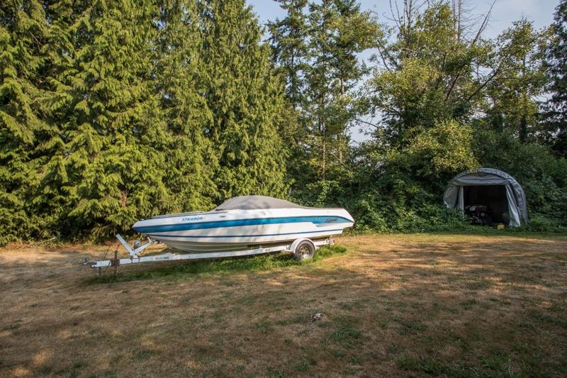 Family Room Photo of 18278 21a Avenue, Surrey, BC