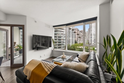 820 68 Smithe Street, Vancouver, BC, Vancouver — Apartment/Condo for sale