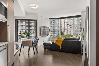 820 68 Smithe Street, Vancouver, BC, Vancouver — Apartment/Condo for sale