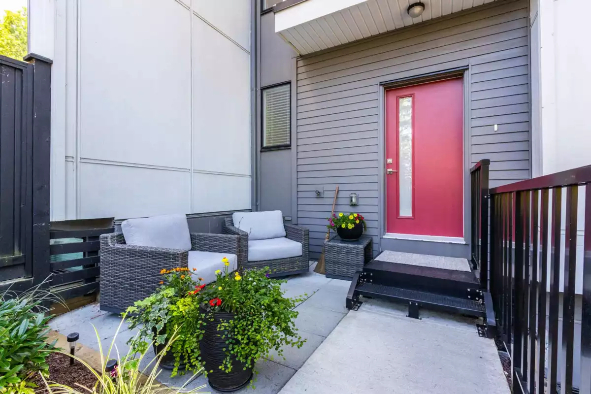 Dining Area Photo of 45 16433 19 Avenue, Surrey, BC