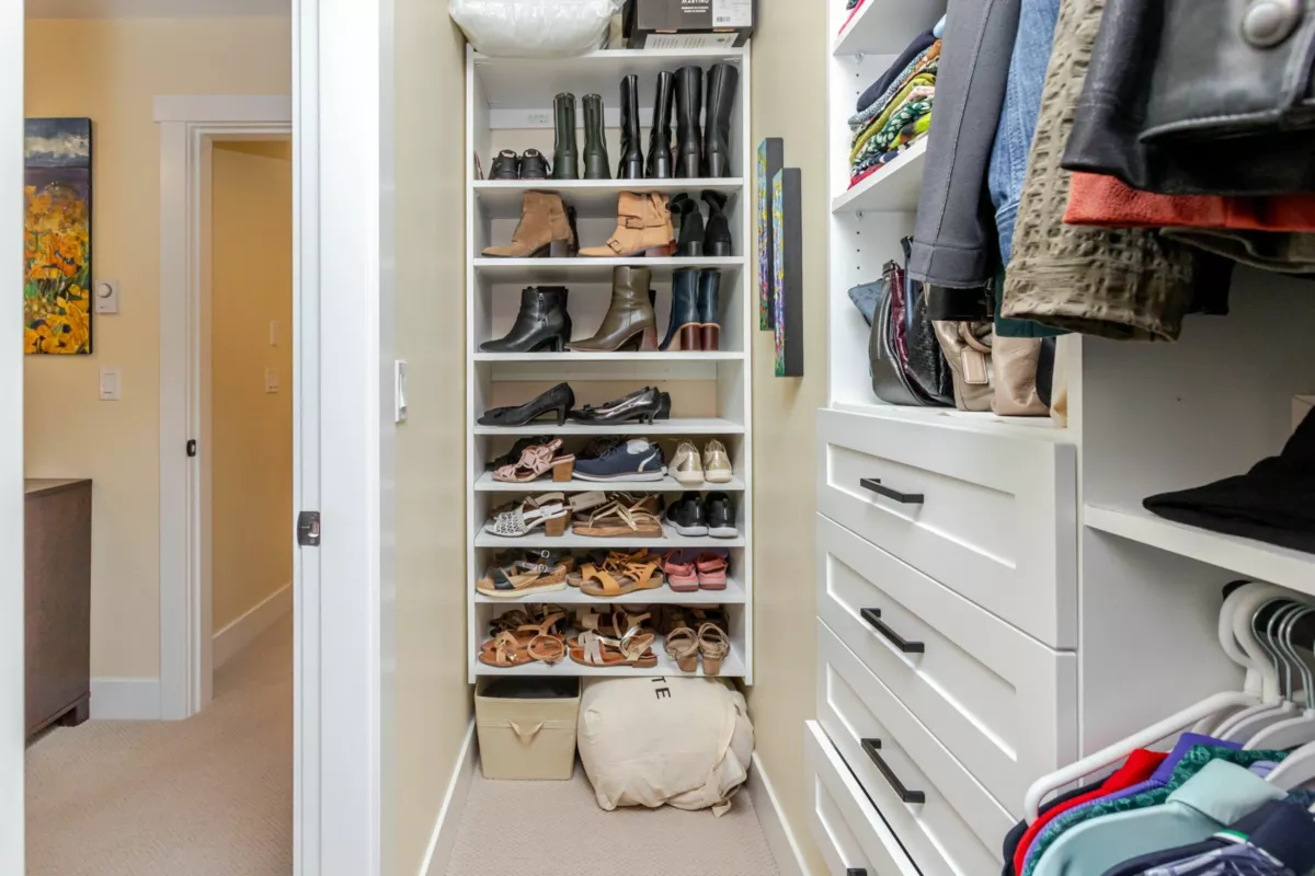 Entry Foyer Photo of 45 16433 19 Avenue, Surrey, BC
