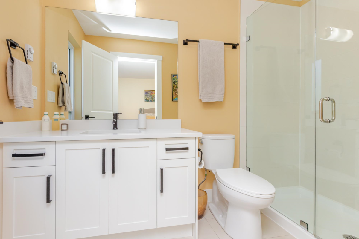 Hallway Photo of 45 16433 19 Avenue, Surrey, BC