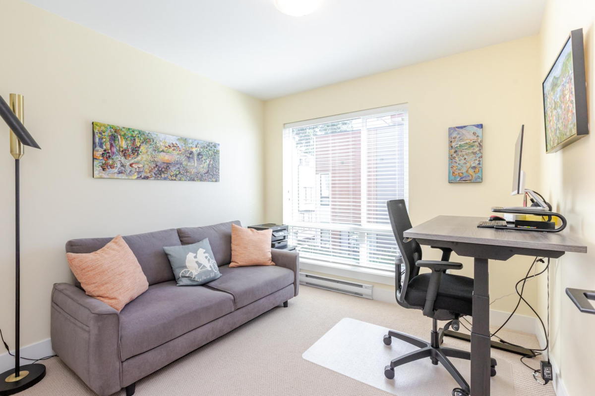 Outdoor Deck Photo of 45 16433 19 Avenue, Surrey, BC