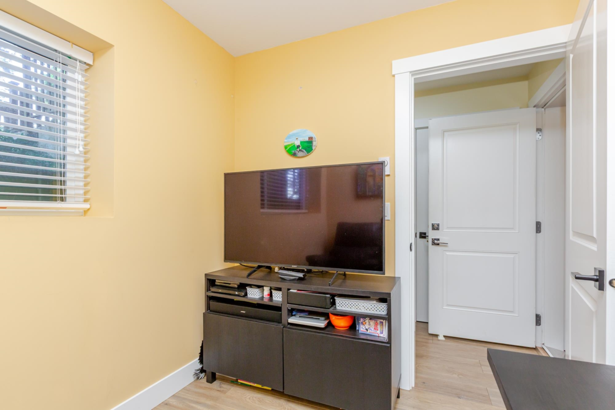 Swimming Pool Photo of 45 16433 19 Avenue, Surrey, BC