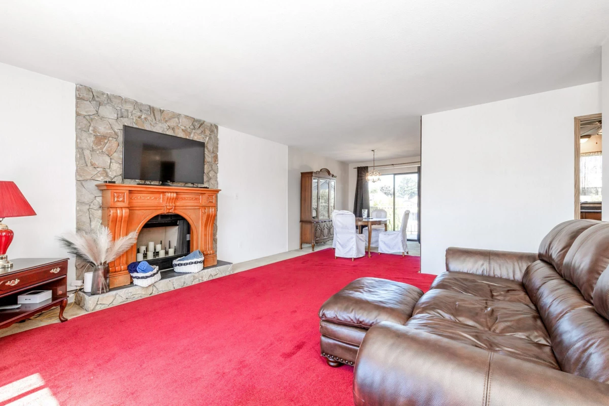 Dining Area Photo of 20463 Thorne Avenue, Maple Ridge, BC