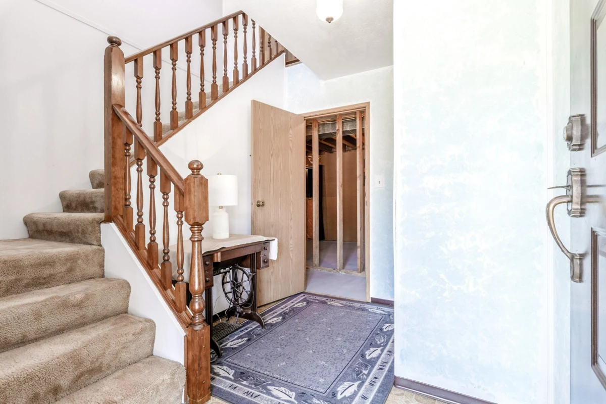 Living Room Photo of 20463 Thorne Avenue, Maple Ridge, BC