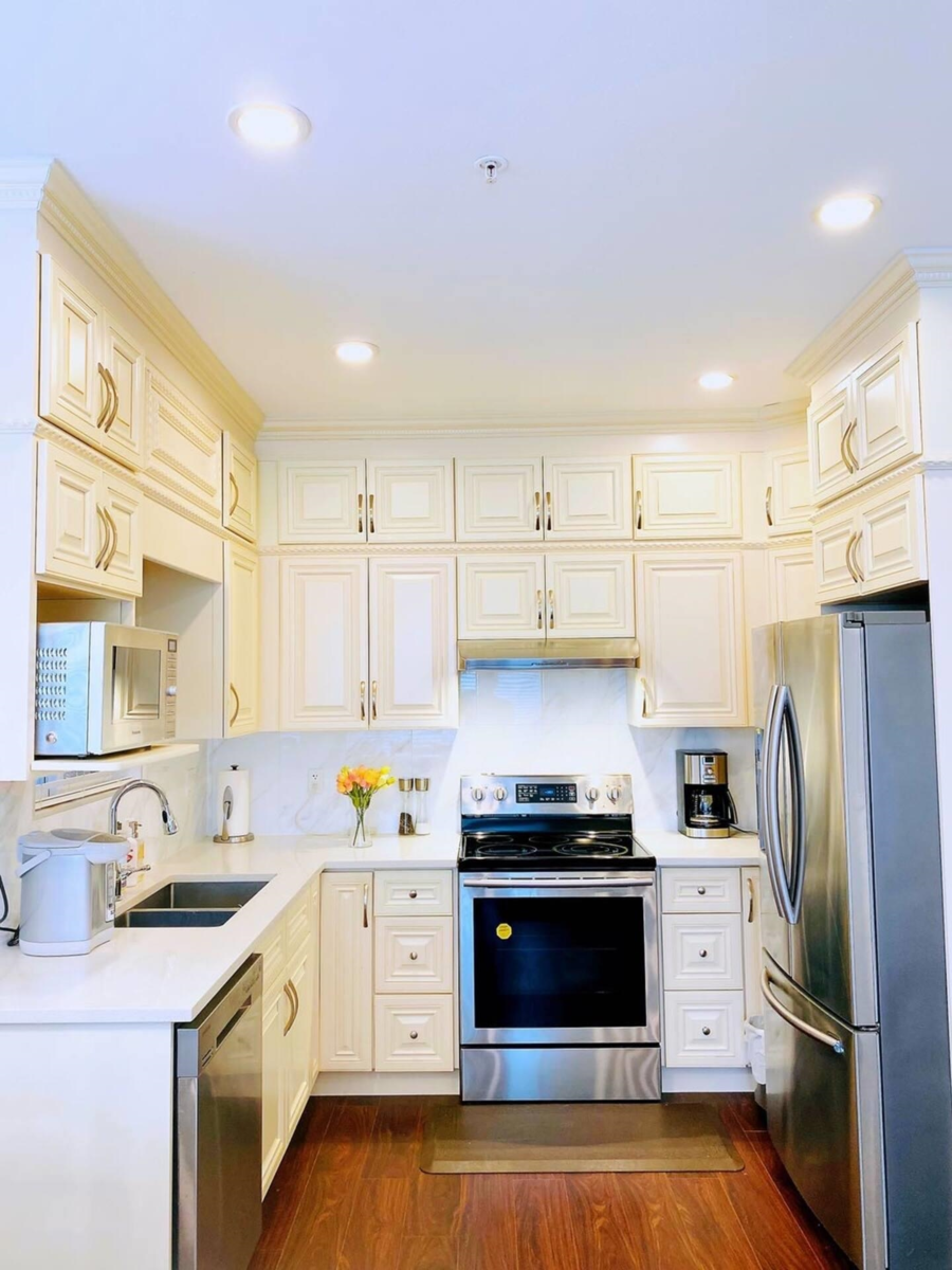 Dining Area Photo of 6451 Beatrice Street, Vancouver, BC