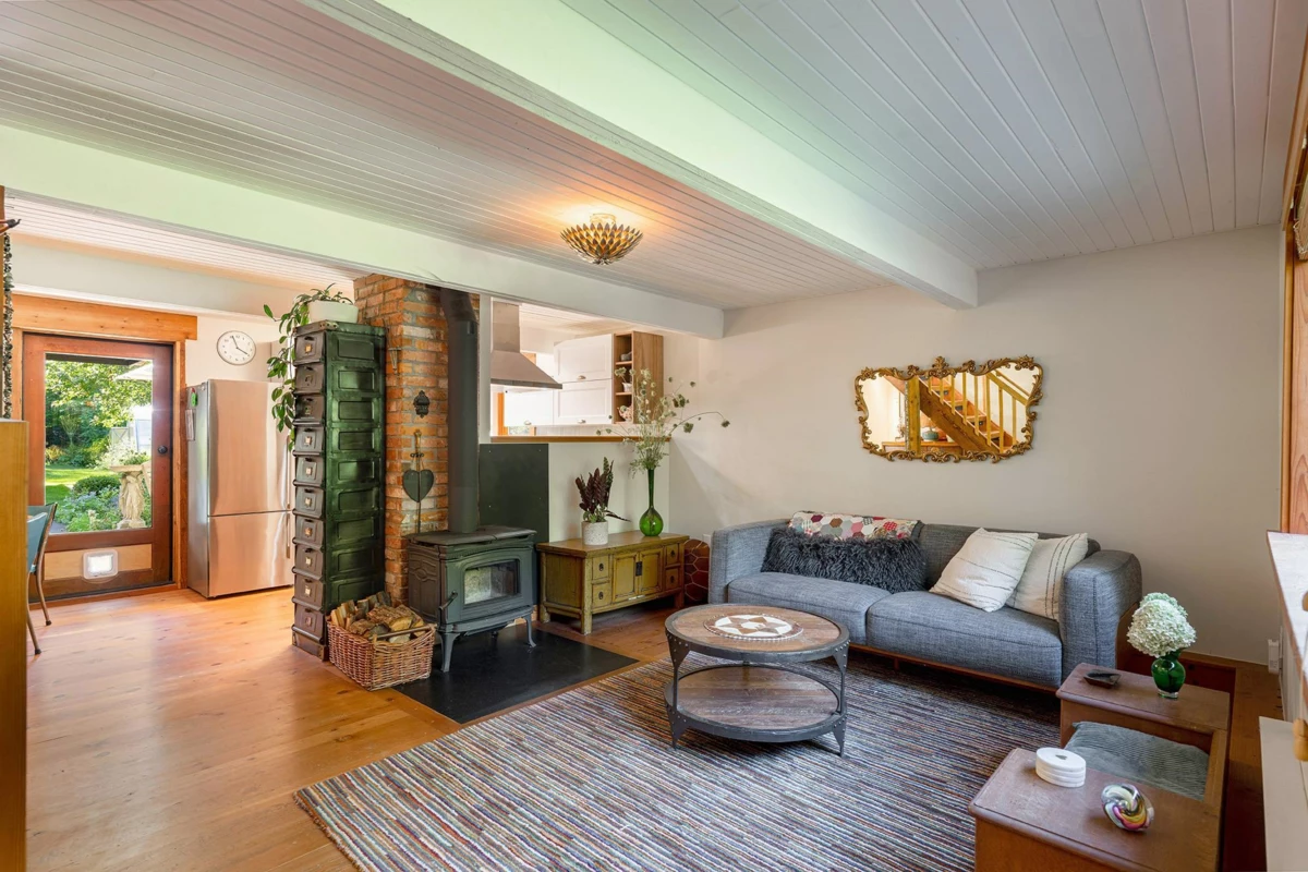 Dining Area Photo of 1312 Oceanview Road, Bowen Island, BC