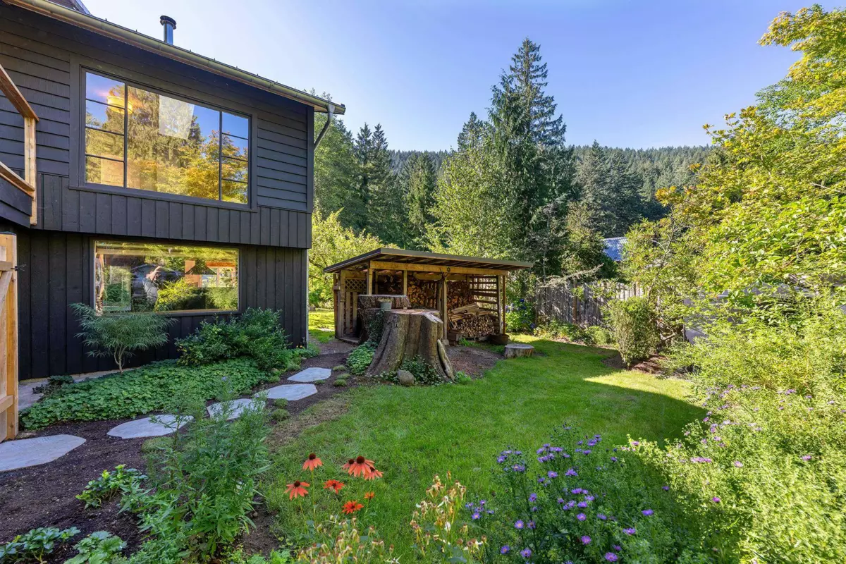 Exterior Front Photo of 1312 Oceanview Road, Bowen Island, BC