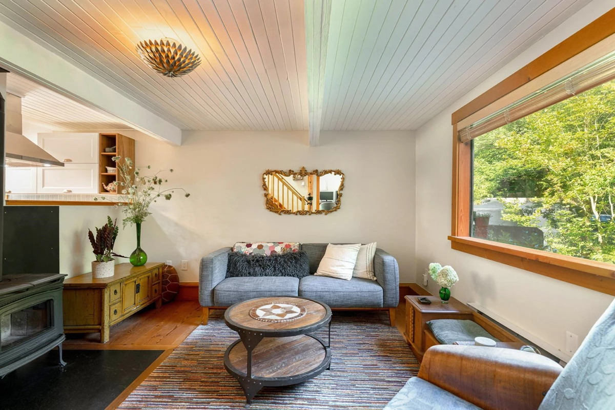 Family Room Photo of 1312 Oceanview Road, Bowen Island, BC