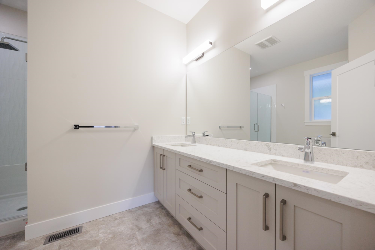 Kitchen Island Photo of 102 6211 Chilliwack River Road, Chilliwack, BC