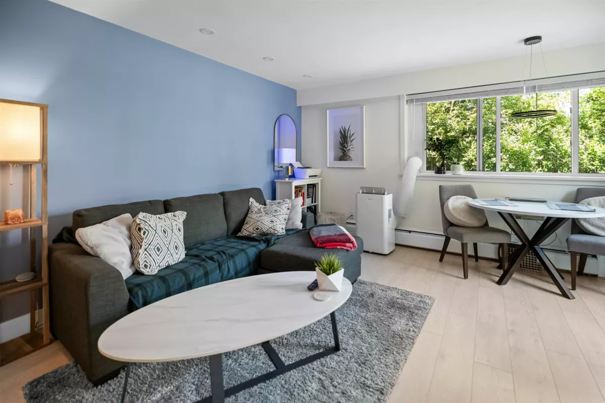 Family Room Photo of 101 2121 W 6th Avenue, Vancouver, BC