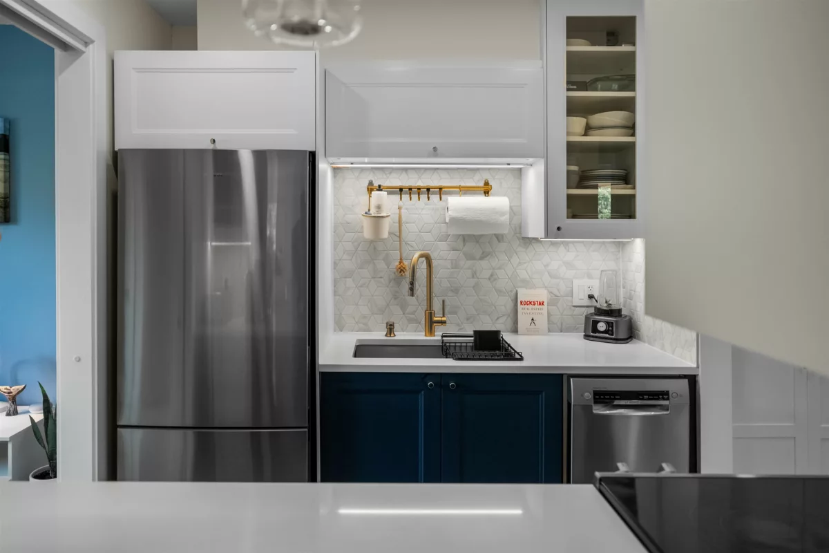 Guest Bathroom Photo of 101 2121 W 6th Avenue, Vancouver, BC