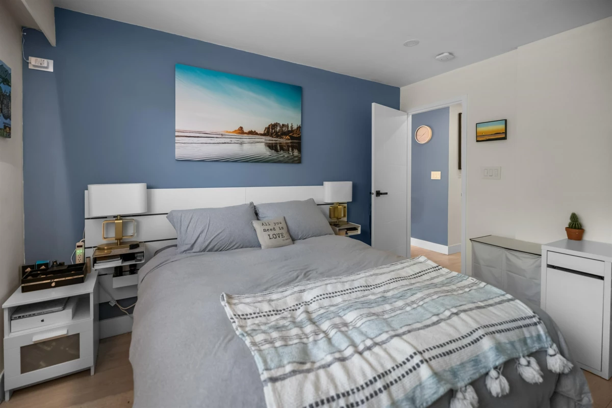 Laundry Room Photo of 101 2121 W 6th Avenue, Vancouver, BC