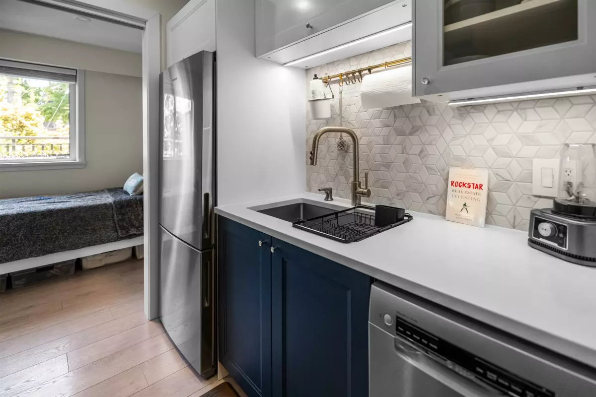 Office / Den Photo of 101 2121 W 6th Avenue, Vancouver, BC