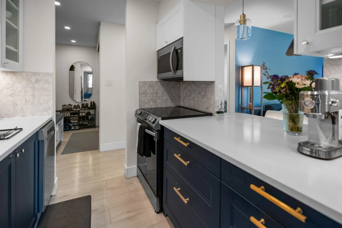 Powder Room Photo of 101 2121 W 6th Avenue, Vancouver, BC