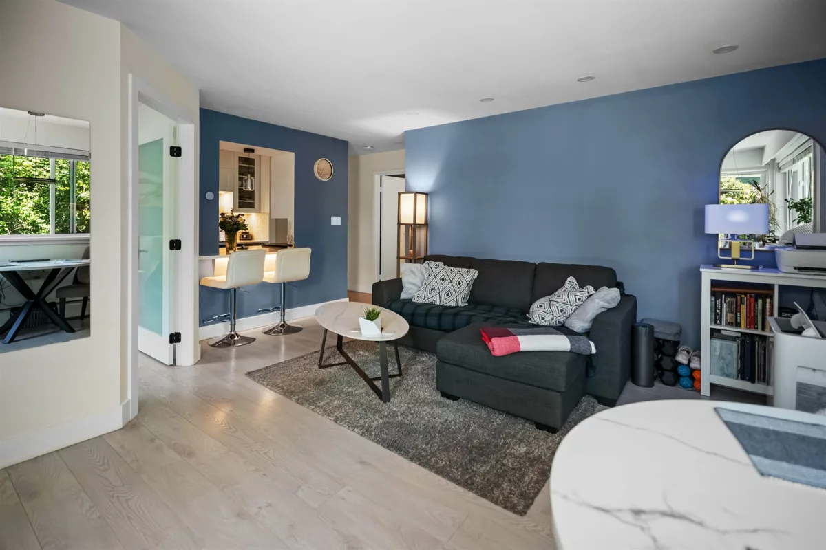 Primary Bathroom Photo of 101 2121 W 6th Avenue, Vancouver, BC