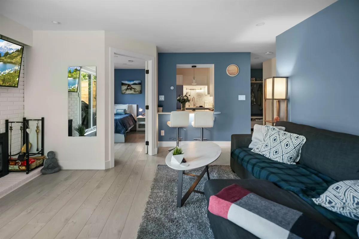 Walk-In Closet Photo of 101 2121 W 6th Avenue, Vancouver, BC