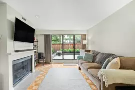 102 708 Eighth Avenue, New Westminster, BC
