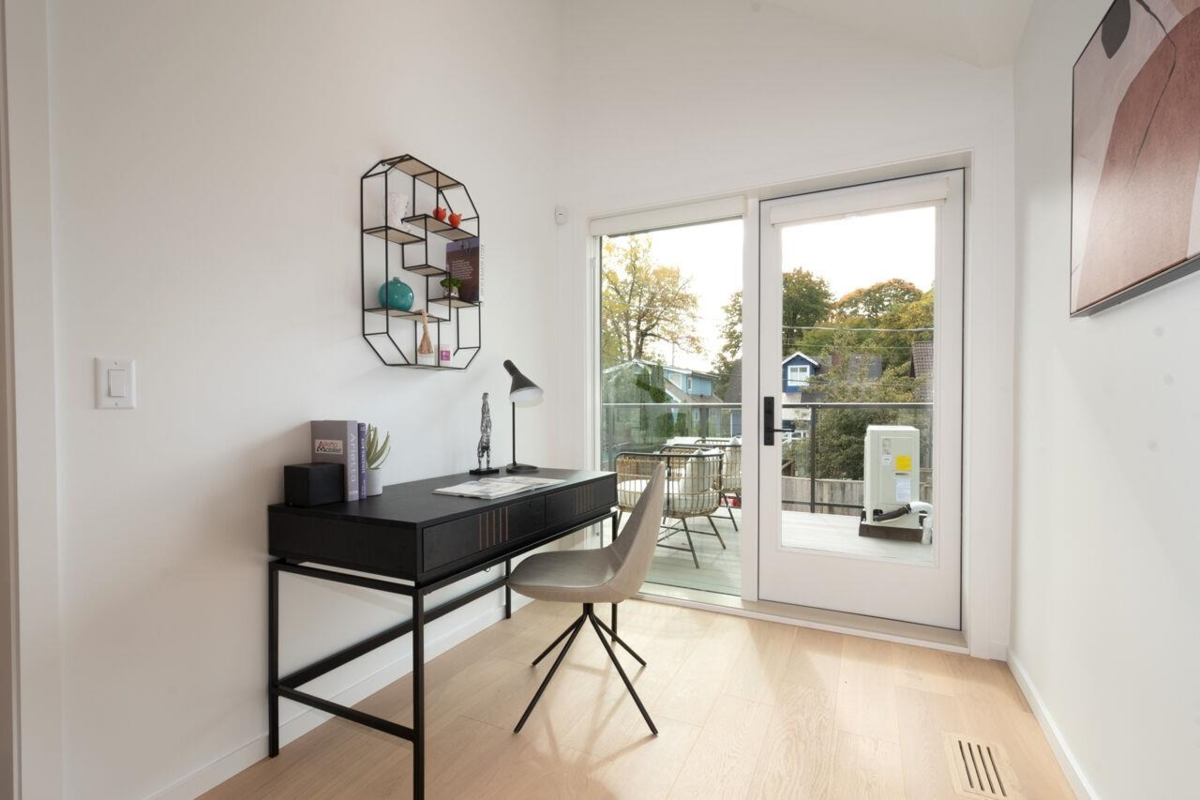 Hallway Photo of 122 E 17th Avenue, Vancouver, BC