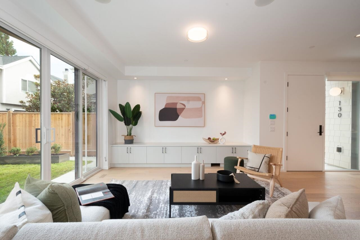 Kitchen Photo of 122 E 17th Avenue, Vancouver, BC