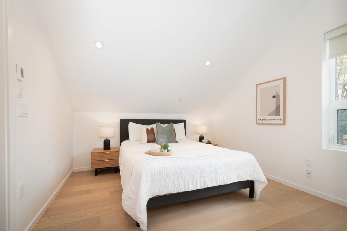 Loft / Bonus Room Photo of 122 E 17th Avenue, Vancouver, BC