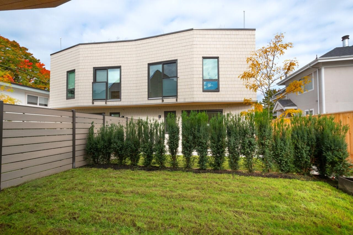 Outdoor Kitchen Photo of 122 E 17th Avenue, Vancouver, BC
