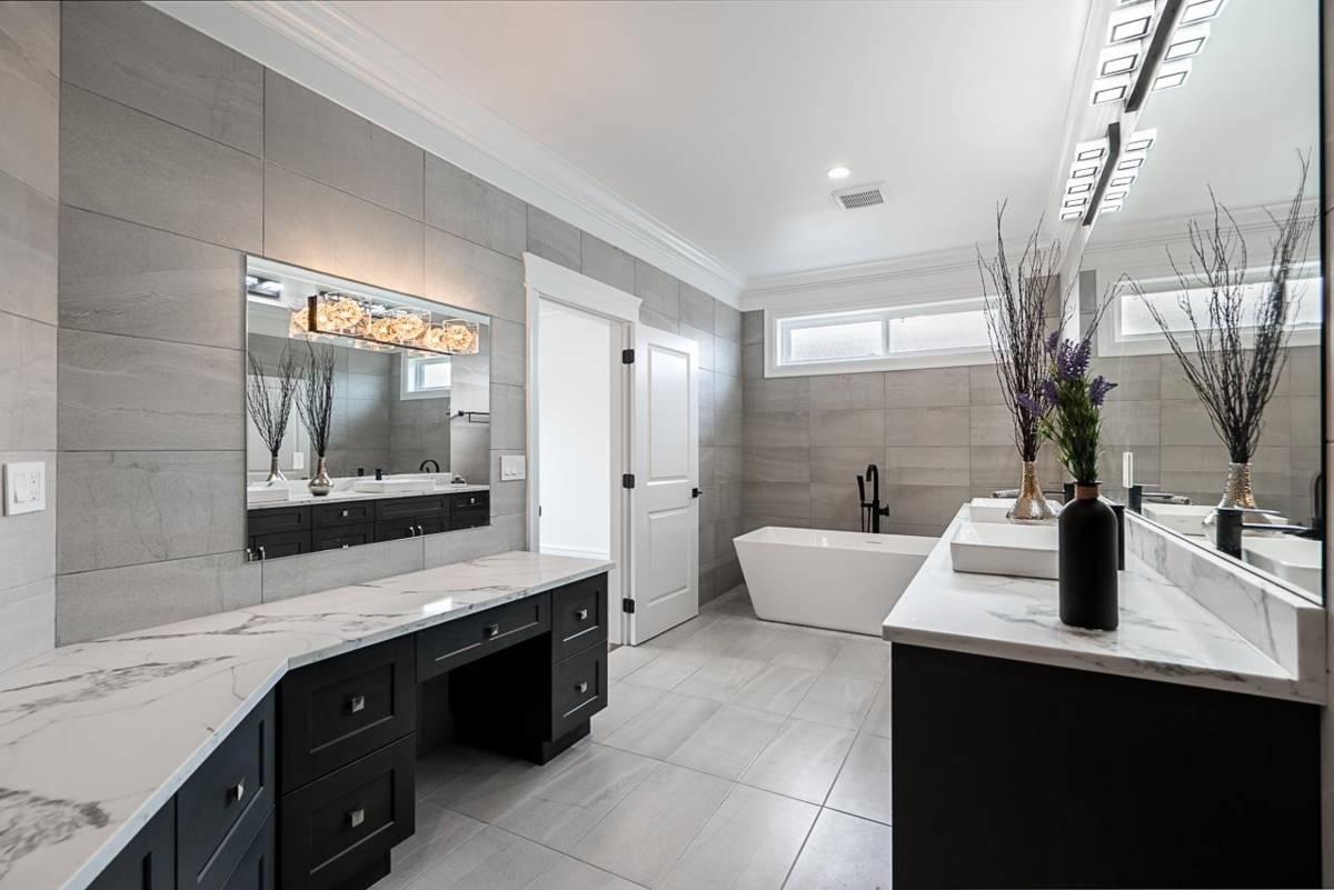 Basement Recreation Room Photo of 1696 166a Street, Surrey, BC