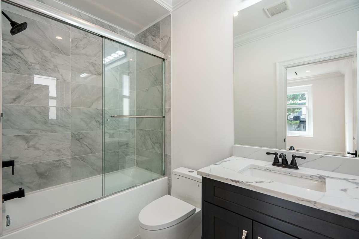 Hallway Photo of 1696 166a Street, Surrey, BC