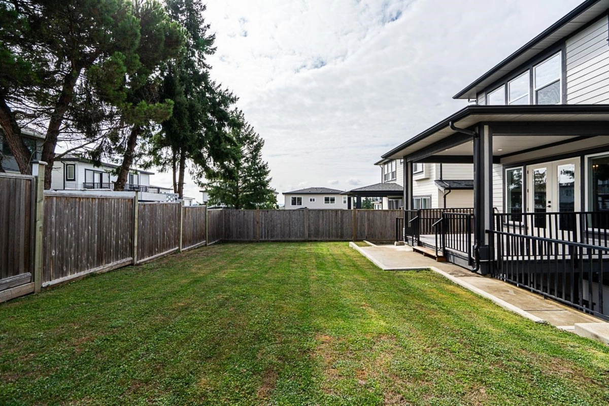 Hot Tub / Spa Photo of 1696 166a Street, Surrey, BC