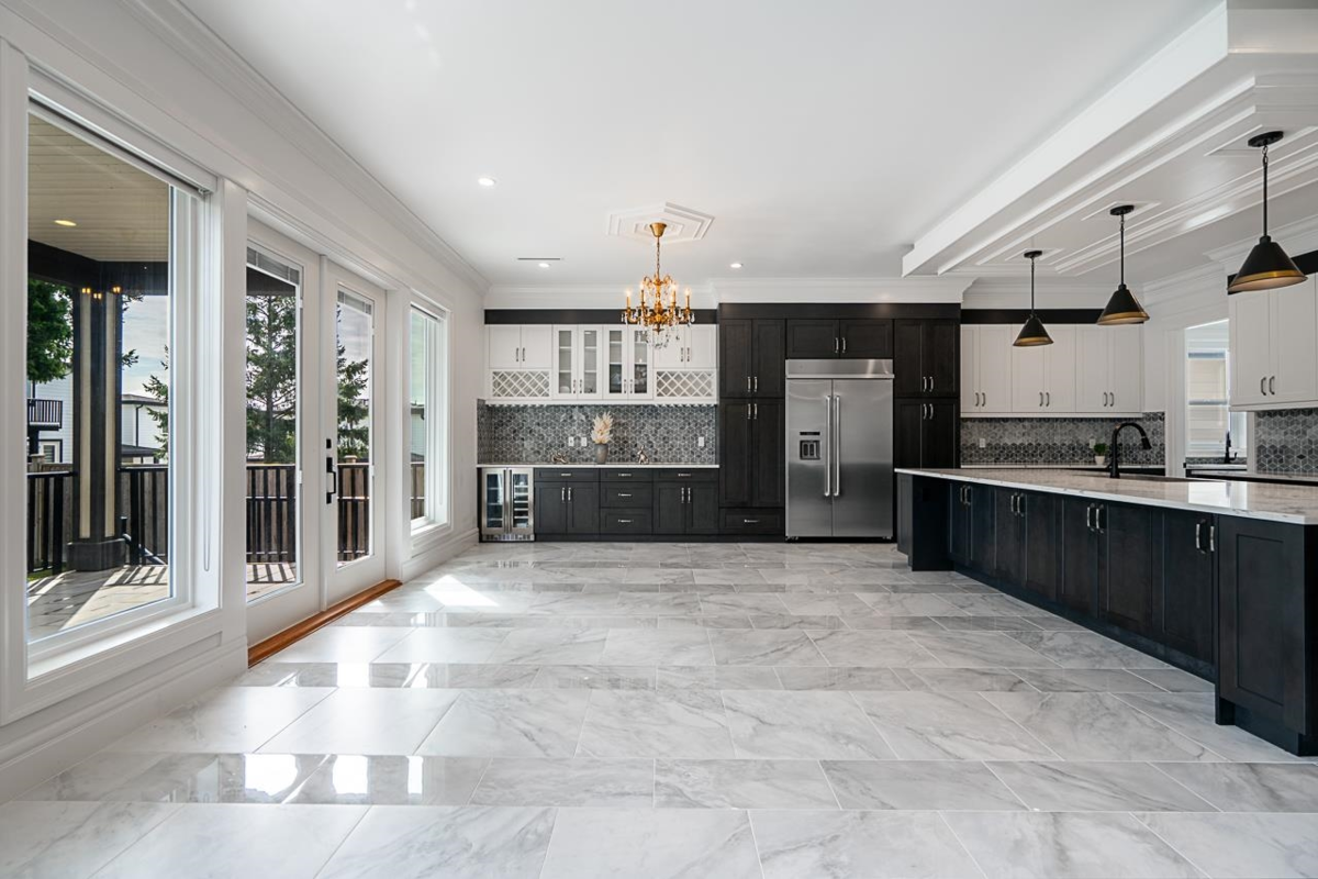 Kitchen Island Photo of 1696 166a Street, Surrey, BC