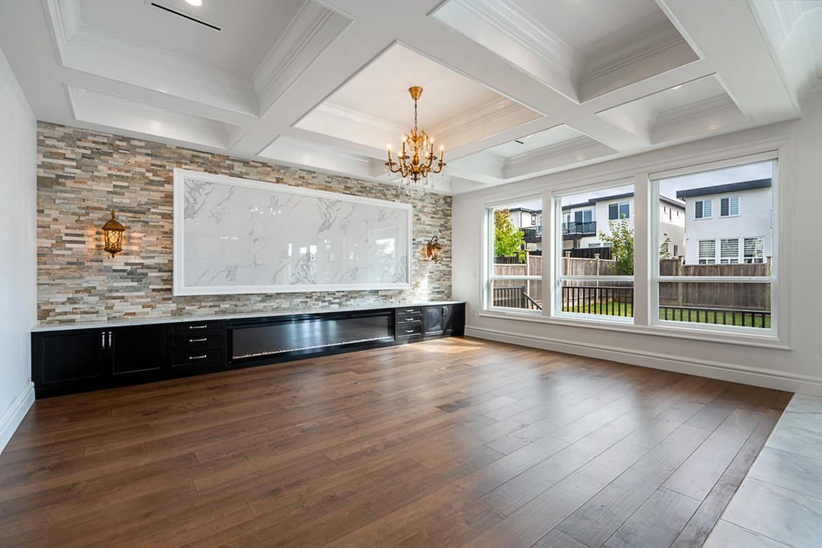 Kitchen Photo of 1696 166a Street, Surrey, BC