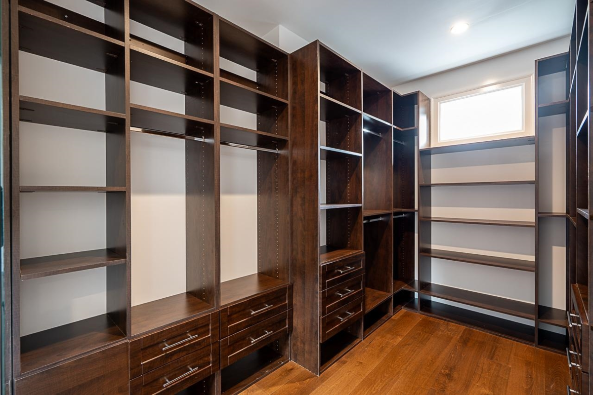 Mudroom Photo of 1696 166a Street, Surrey, BC