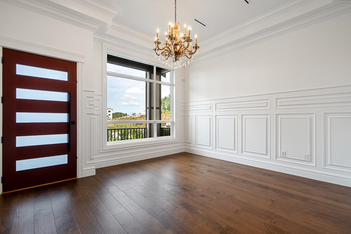 Walk-In Closet Photo of 1696 166a Street, Surrey, BC