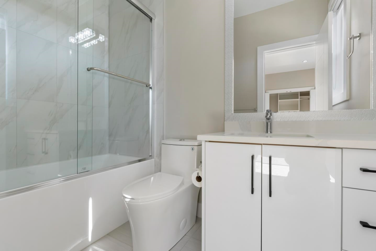 Swimming Pool Photo of 13955 60a Avenue, Surrey, BC