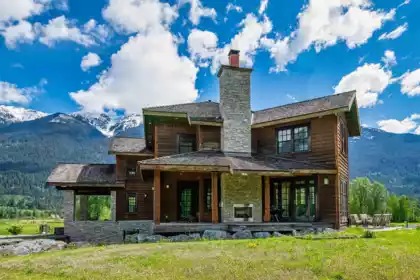 Entry Foyer Photo of 9115 Pemberton Meadows Road, Pemberton, BC