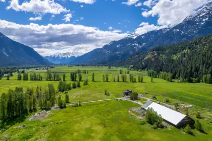 9115 Pemberton Meadows Road, Pemberton, BC, Pemberton — Single Family Residence for sale