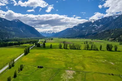 Outdoor Patio Photo of 9115 Pemberton Meadows Road, Pemberton, BC