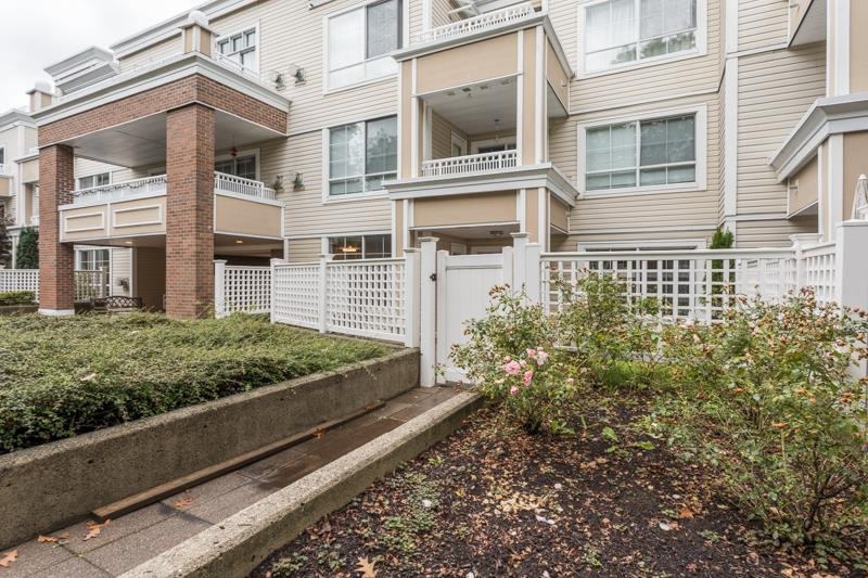 Entry Foyer Photo of 108 7117 Antrim Avenue, Burnaby, BC