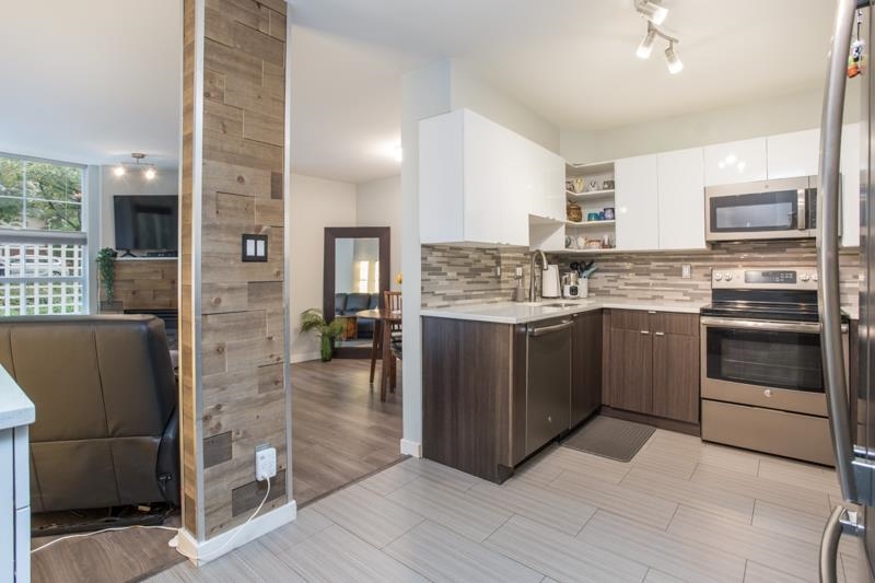 Primary Bedroom Photo of 108 7117 Antrim Avenue, Burnaby, BC