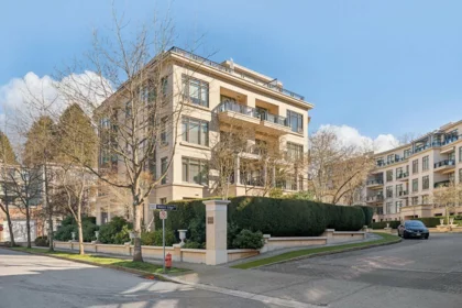 300 533 Waters Edge Crescent, West Vancouver, BC, Dundarave — 2 bed apartment/condo for sale