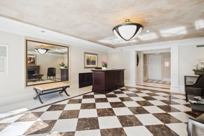 300 533 Waters Edge Crescent, West Vancouver, BC
