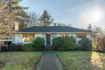 7046 Hillview Street, Burnaby, BC
