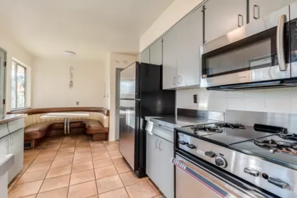 Kitchen Island Photo of 7046 Hillview Street, Burnaby, BC