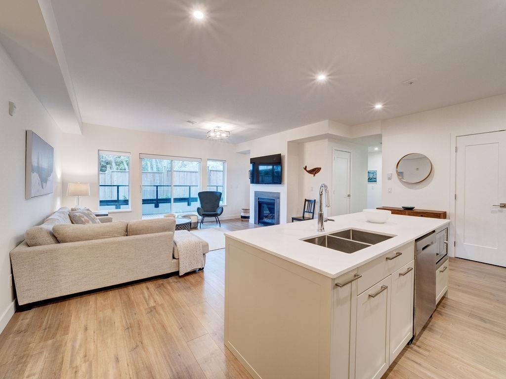 Kitchen Island Photo of 201 710 School Road, Gibsons, BC