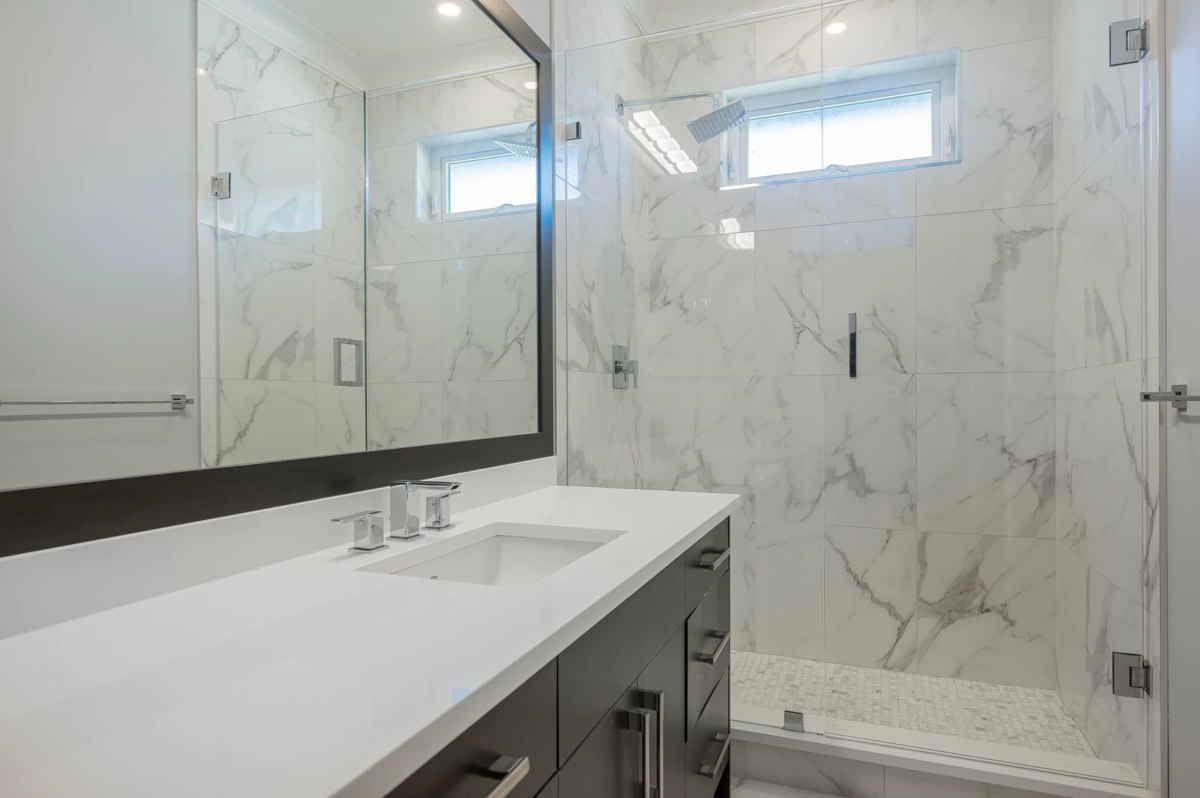 Hallway Photo of 36420 Epworth Court, Abbotsford, BC