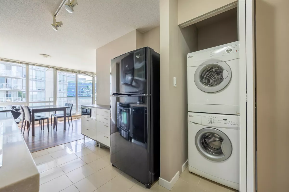 Family Room Photo of 610 13688 100 Avenue, Surrey, BC