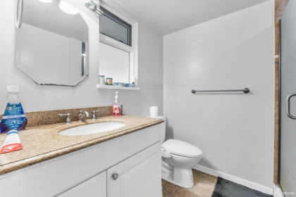 Basement Recreation Room Photo of 11876 82a Avenue, Delta, BC